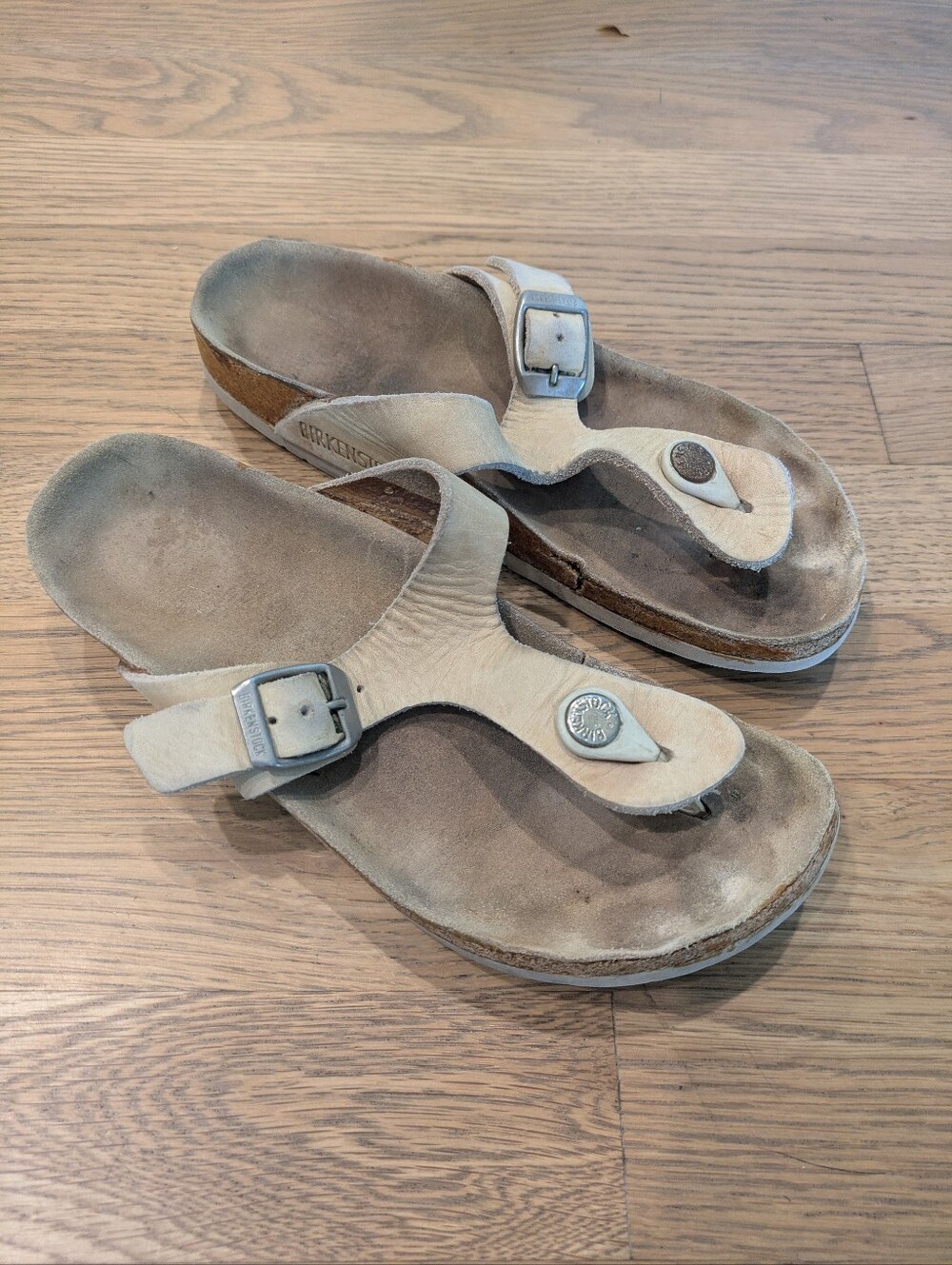 Birkenstock Beige Suede Gizeh Sandals - Size 36 - US Women's 5